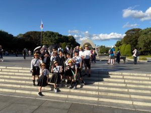 平和記念公園で集合写真
